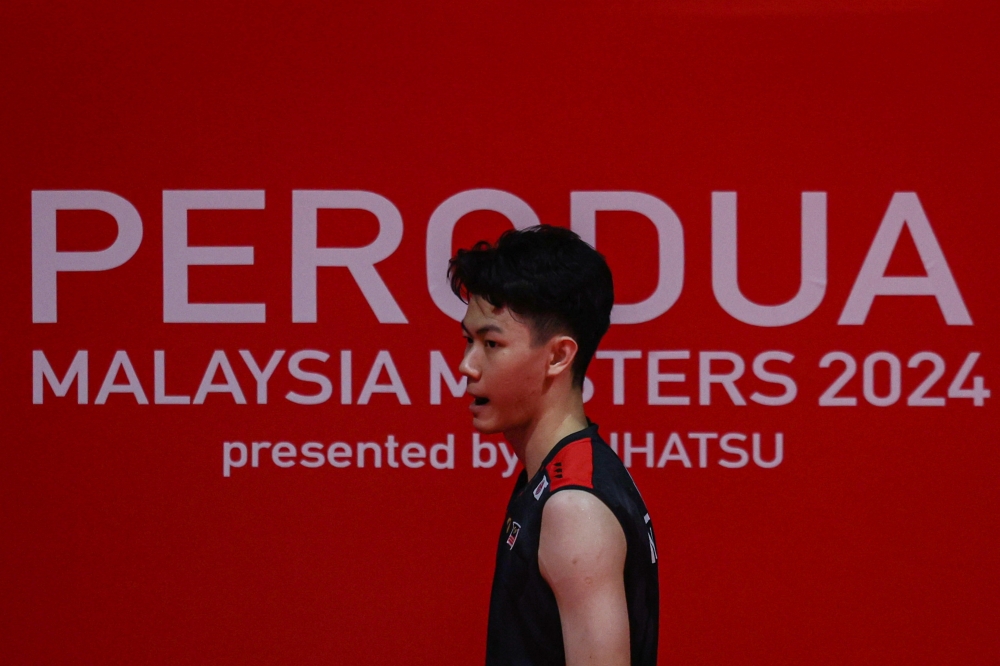 National men’s singles professional player Lee Zii Jia has withdrawn from the 2024 Singapore Open due to hamstring injuries. —  Bernama pic