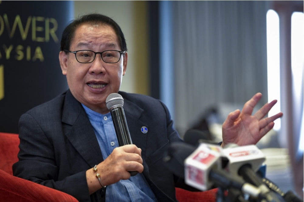 Deputy Chief Minister Datuk Seri Jeffrey Kitingan said the Kaamatan Festival celebration is also one of the best platforms to strengthen community harmony since it involves the participation of all ethnic tribes in Sabah, with their cultural diversity including clothing, dance and food. — Bernama pic