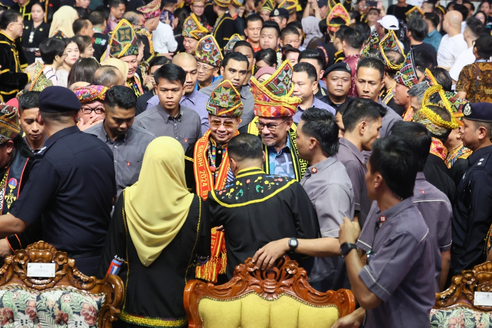 In Sabah for the state harvest celebration, Prime Minister Datuk Seri Anwar Ibrahim said that there were still certain people in the peninsula who held on to a narrow view of nationalism and played down the rights of other races for their own political agenda. — Bernama pic 