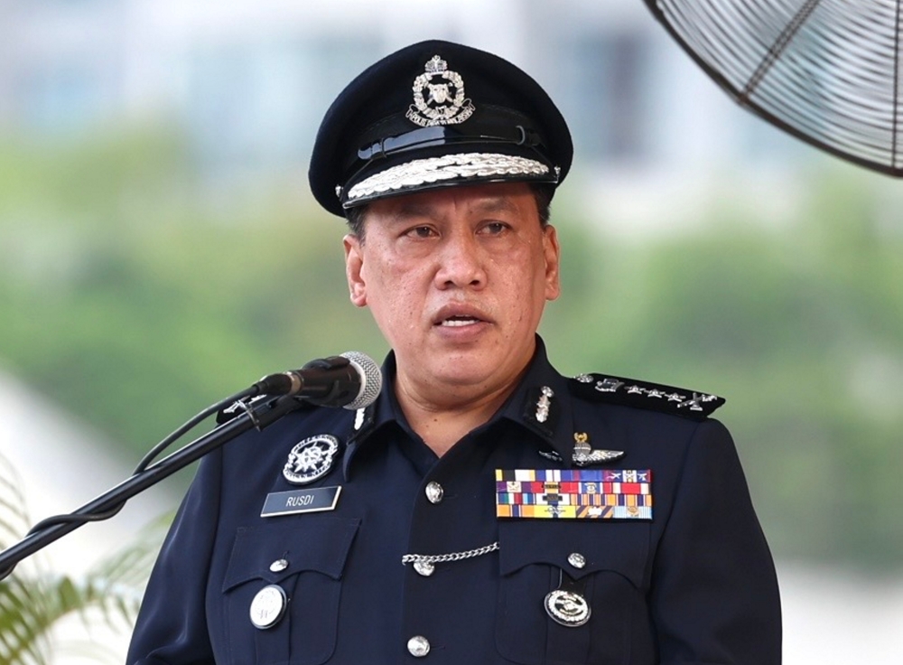 Kuala Lumpur police chief Datuk Rusdi Mohd Isa said the operation will maintain the same focus, targeting traffic offenders such as traffic obstruction, white lines, registration numbers, motorcycles, educate, illegal parking, beating red lights and using mobile phones. ― Bernama pic