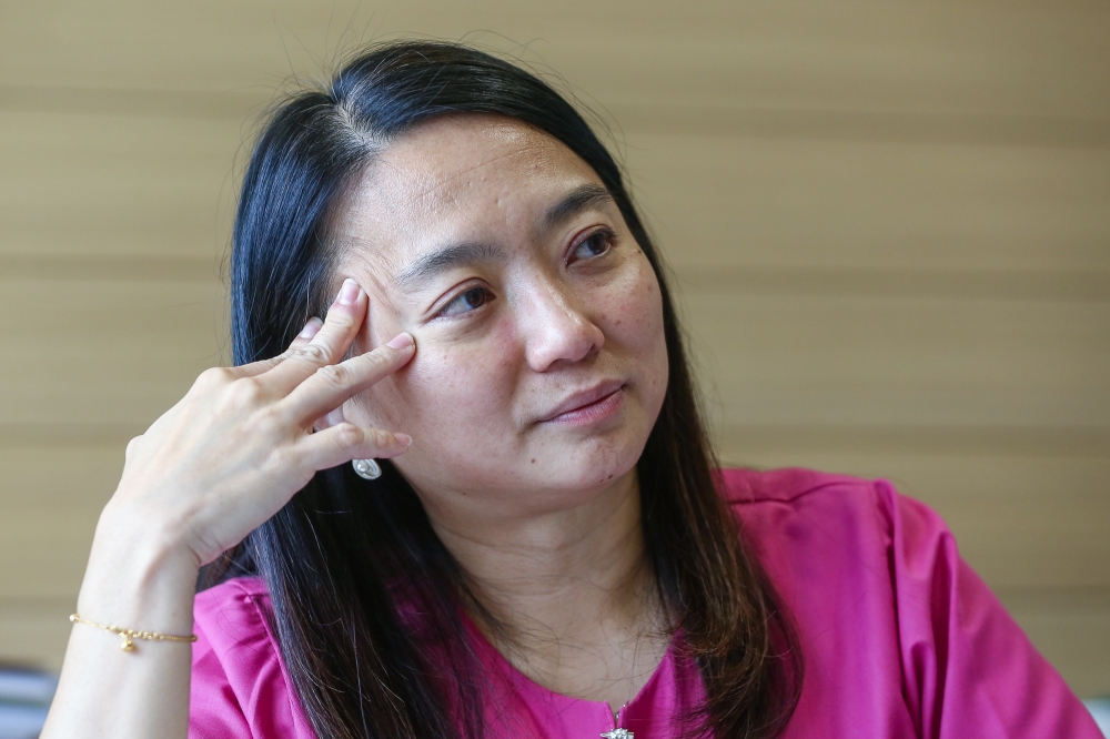 To borrow from Youth and Sports Minister Hannah Yeoh who finally broke her silence on yesterday after critics linked her to a Selangor transport pilot project involving a company co-founded by her husband, Malaysia deserves nothing less. — Picture by Yusof Mat Isa