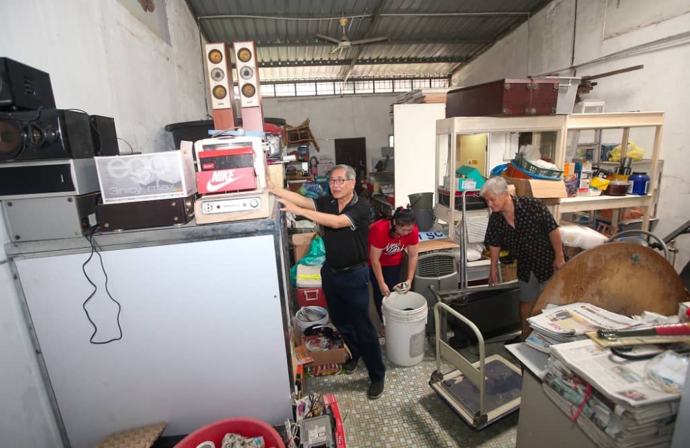 Like any centres that collect recyclables, Koperasi Rejuvinasi Malaysia Berhad (Korem) also takes in fibre, plastics, paper, electrical products and glassware. — Picture by Farhan Najib