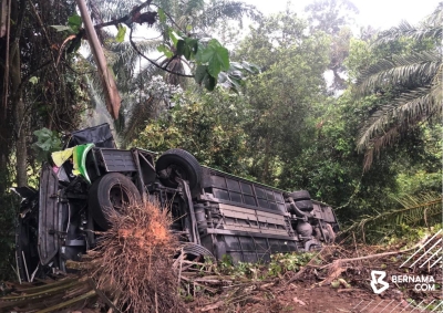 Rompin Bus-trailer Crash: Land Public Transport Agency Says Awaiting ...