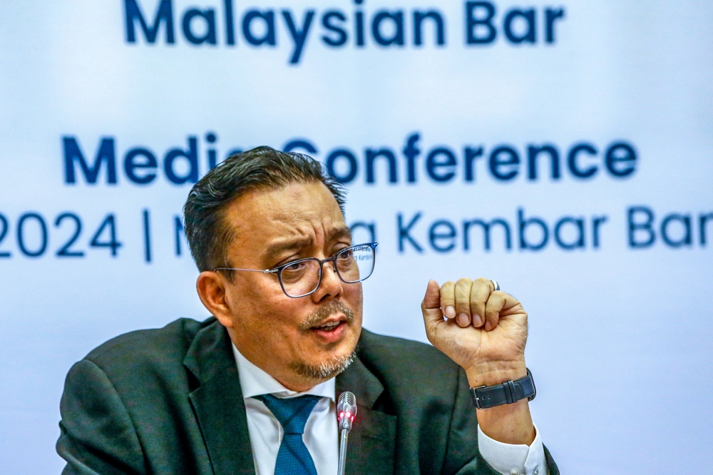 Malaysian Bar president Mohamad Ezri Abdul Wahab emphasised the critical importance of maintaining ethical standards, citing their foundational role in fostering public trust. — Picture by Hari Anggara