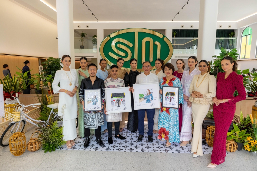 Fiziwoo recently collaborated with top local gold jewellery manufacturer Sin Ter May for a showcase. — Picture courtesy of Sin Ter May