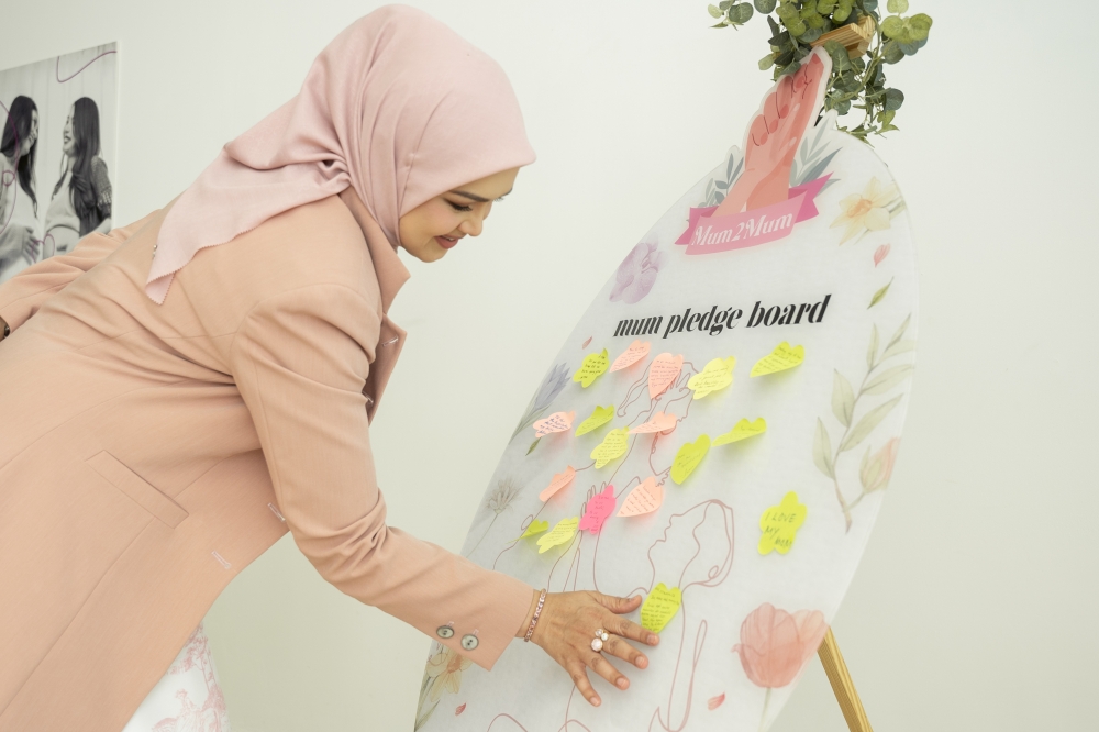 Adding colour to the event was popular singer Datuk Seri Siti Nurhaliza. — Picture courtesy of Fresh Farm