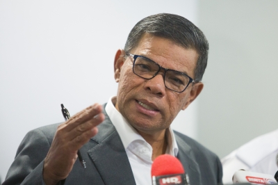 Don’t politicise citizenship briefing programmes, says home minister