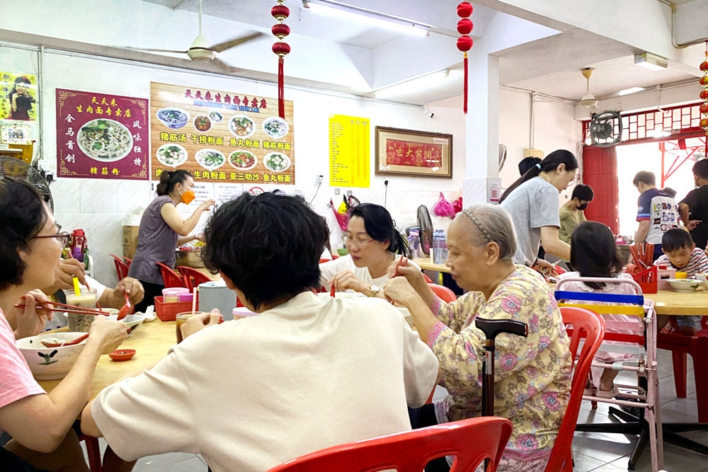  A packed house during lunch hour.