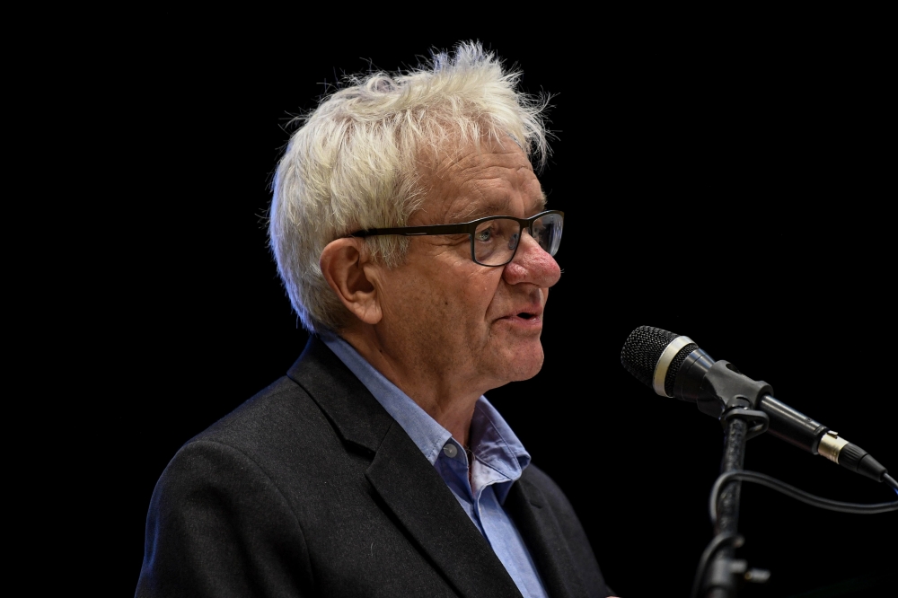 2001 Nobel Prize recipient and University of Bristol Chancellor Sir Paul Nurse delivers a speech during the launch of the Nobel Laureate Lecture programme in Kuala Lumpur June 24, 2024. — Bernama pic