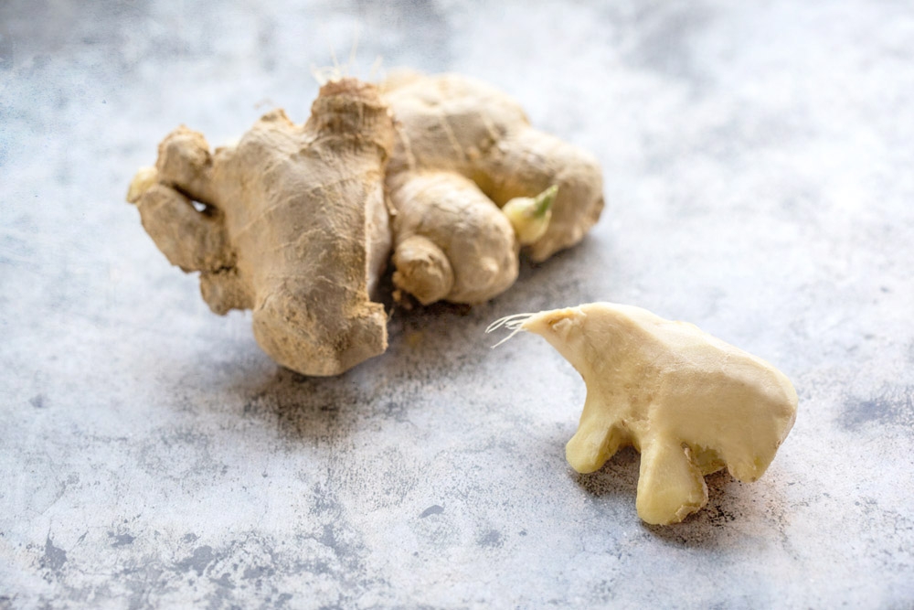 Use old ginger, if you prefer a spicier taste.