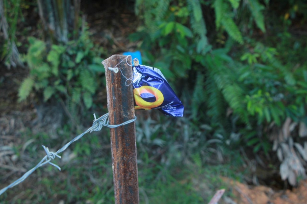 Kulim police said two brothers aged two and three are in critical condition after they were believed to have eaten crackers laced with rat poison in Kampung Padang Ubi in Kulim, yesterday. — Picture courtesy of Royal Malaysia Police