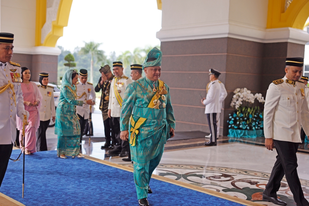 Regent of Perlis Tuanku Syed Faizuddin Putra Jamalullail and Raja Puan Muda of Perlis Tuanku Hajah Lailatul Shahreen Akashah Khalil arrive for the Installation Ceremony of Sultan Ibrahim as the 17th King of Malaysia at Istana Negara in Kuala Lumpur July 20, 2024. — Bernama pic