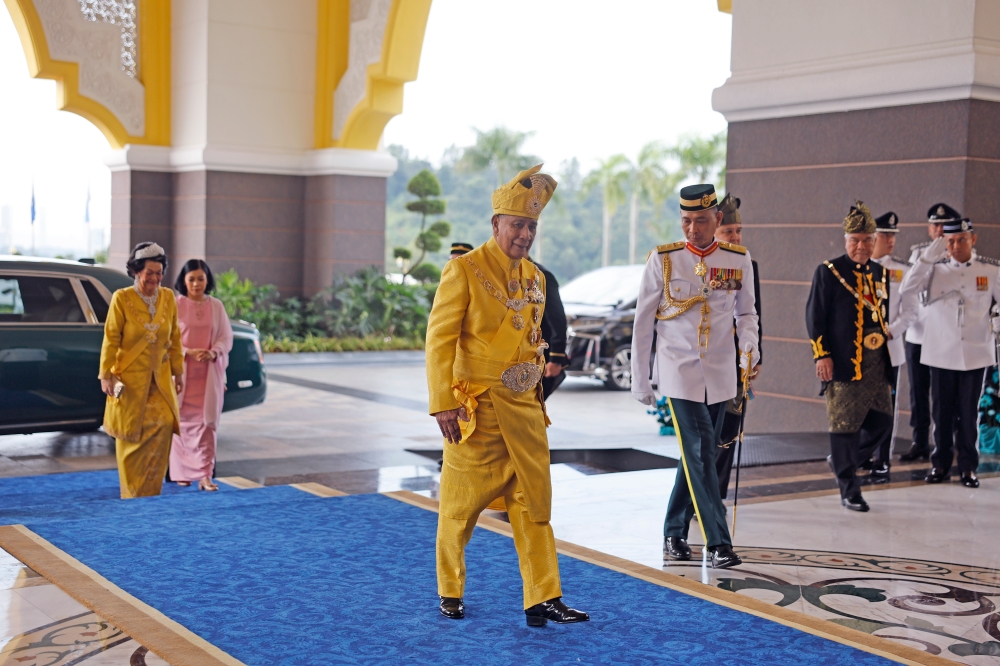 Kedah Sultan Al-Aminul Karim Sultan Sallehuddin Sultan Badlishah and Kedah Sultanah Kedah Sultanah Maliha Tengku Arif arrive for the Installation Ceremony of Sultan Ibrahim as the 17th King of Malaysia at Istana Negara in Kuala Lumpur July 20, 2024. — Bernama pic