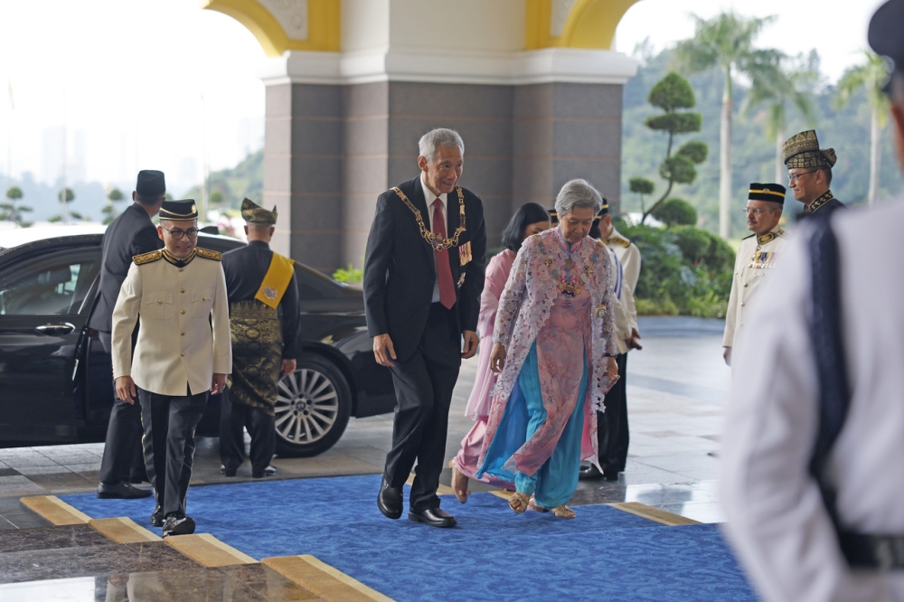 Senior Minister of Singapore, Lee Hsien Loong, and his wife, Ho Ching, arrive at Istana Negara in Kuala Lumpur July 20, 2024, ahead of the Installation Ceremony of Sultan Ibrahim as the 17th King of Malaysia. — Bernama pic