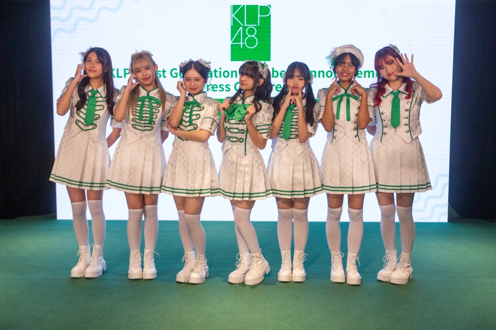 Malaysia, meet KLP48 — and it's members from Malaysia, Indonesia, Hong Kong and Japan's AKB48 and STU48 (VIDEO)