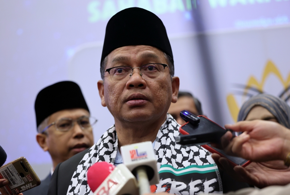 Minister in the Prime Minister’s Department (Religious Affairs) Datuk Mohd Na’im Mokhtar said Muslims should place all their hopes and dependence on Allah SWT. — Bernama pic