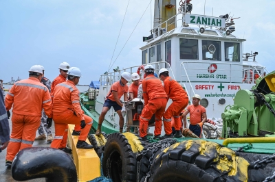 Race against time: Divers target sunken Philippine oil tanker to prevent worst oil spill disaster
