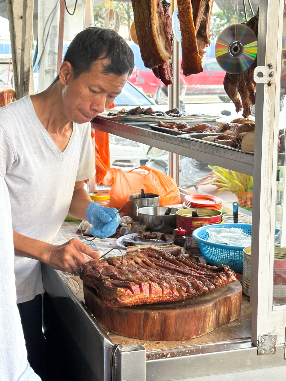 Ken Liew is the man behind the amazing roast meats here.