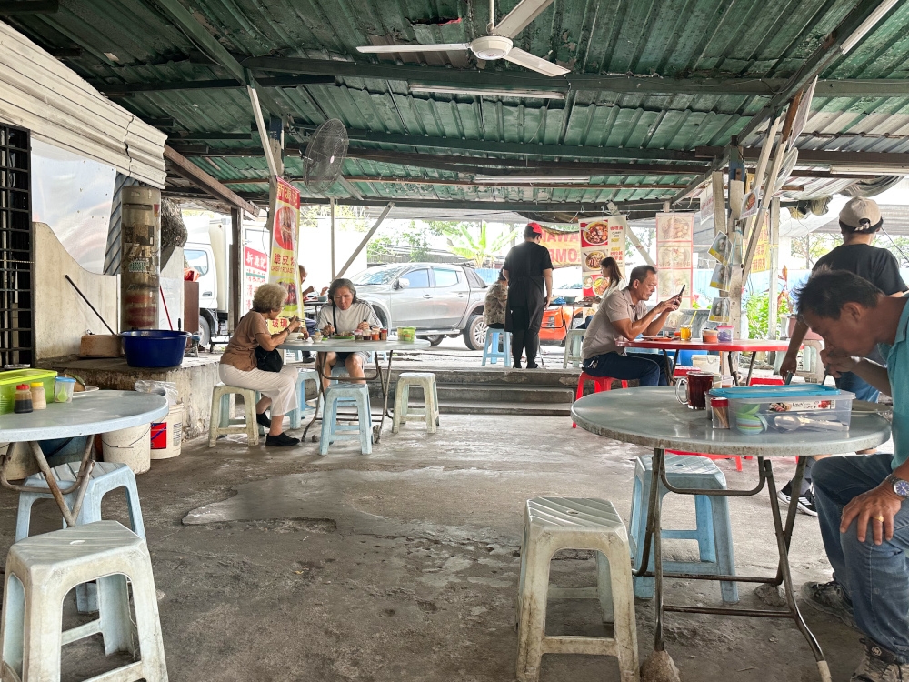 During lunch time, you can see all kinds of orders from chicken rice to different types of noodles.