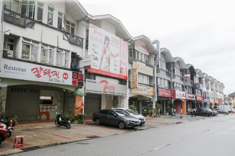 Ampang’s ‘Korean Town’ around Ampang Utama. Long before South Korea’s soft power got Malaysian youths screaming over its K-Pop stars and retirees engrossing themselves in Korean television drama, Ampang was already immersed in a bit of Korean culture. — Picture by By Raymond Manuel