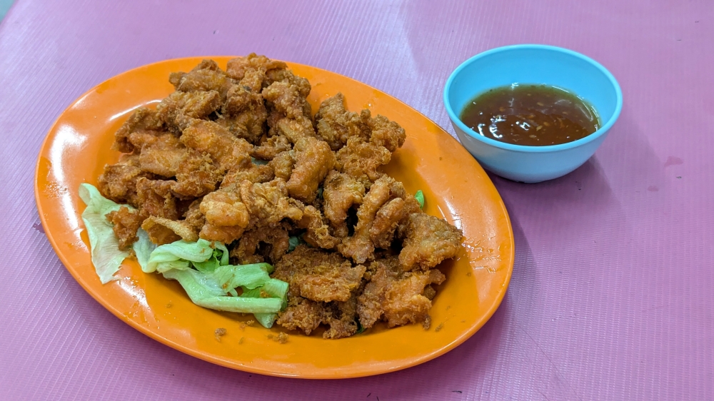 The deep-fried pork belly with ‘nam yu’ was a slight disappointment. — Picture by Ethan Lau