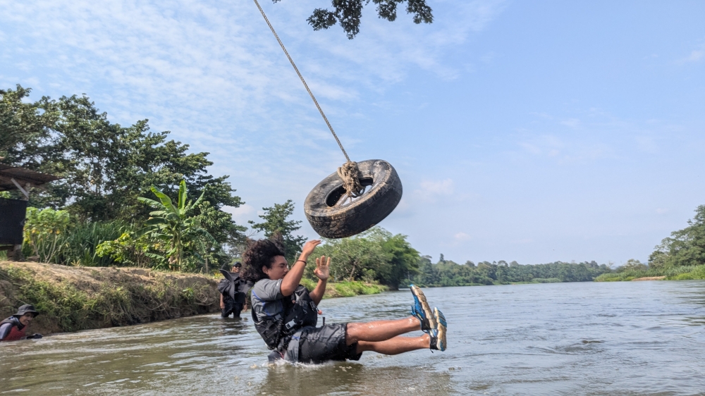 How could we say no to a tyre swing? — Pictures by Nomad Adventure