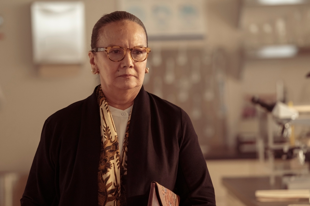 Christine Hakim played Professor Ratna Pertiwi in HBO's ‘The Last of Us’ .— Picture courtesy of HBOGo