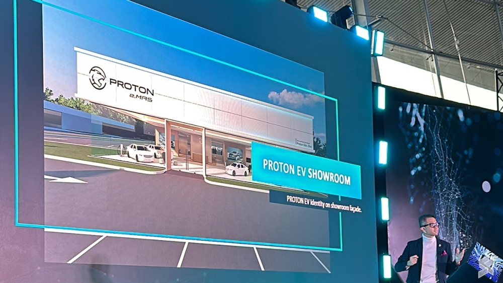 Chief Design of Proton Design, Azlan Othman revealed how Proton e.MAS showroom may looked like, back in June. — SOYACINCAU