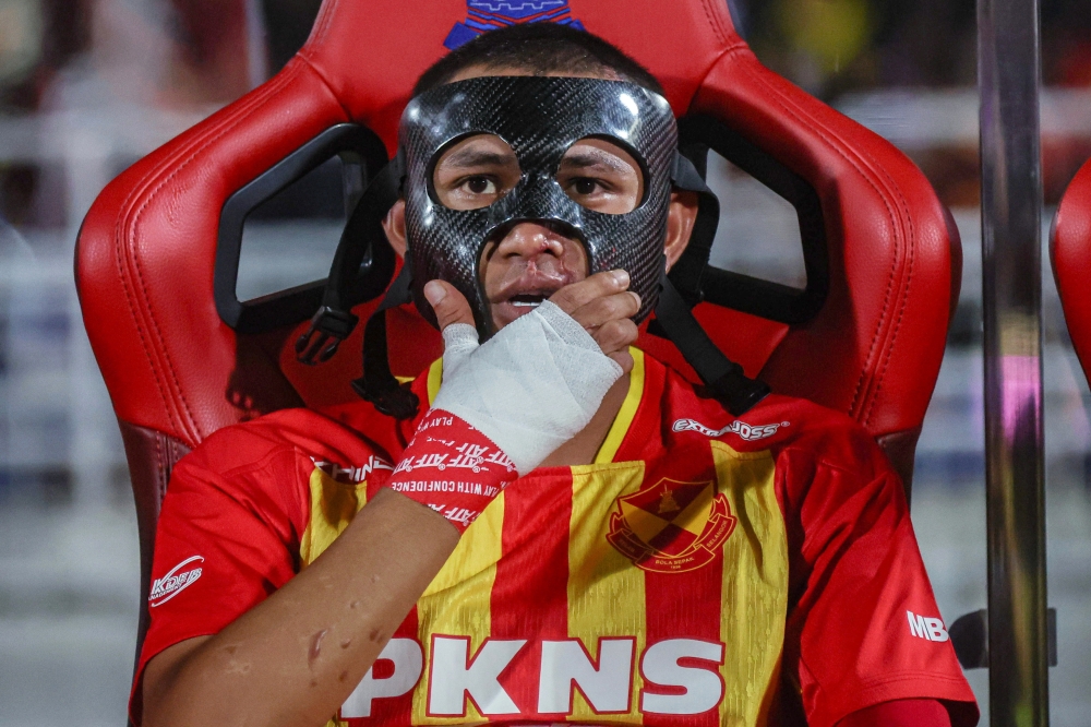 Faisal Halim was spotted on the bench during his team's second-leg FA Cup semi-final match against Terengganu FC at the Petaling Jaya City Council (MBPJ) Stadium. — Bernama pic