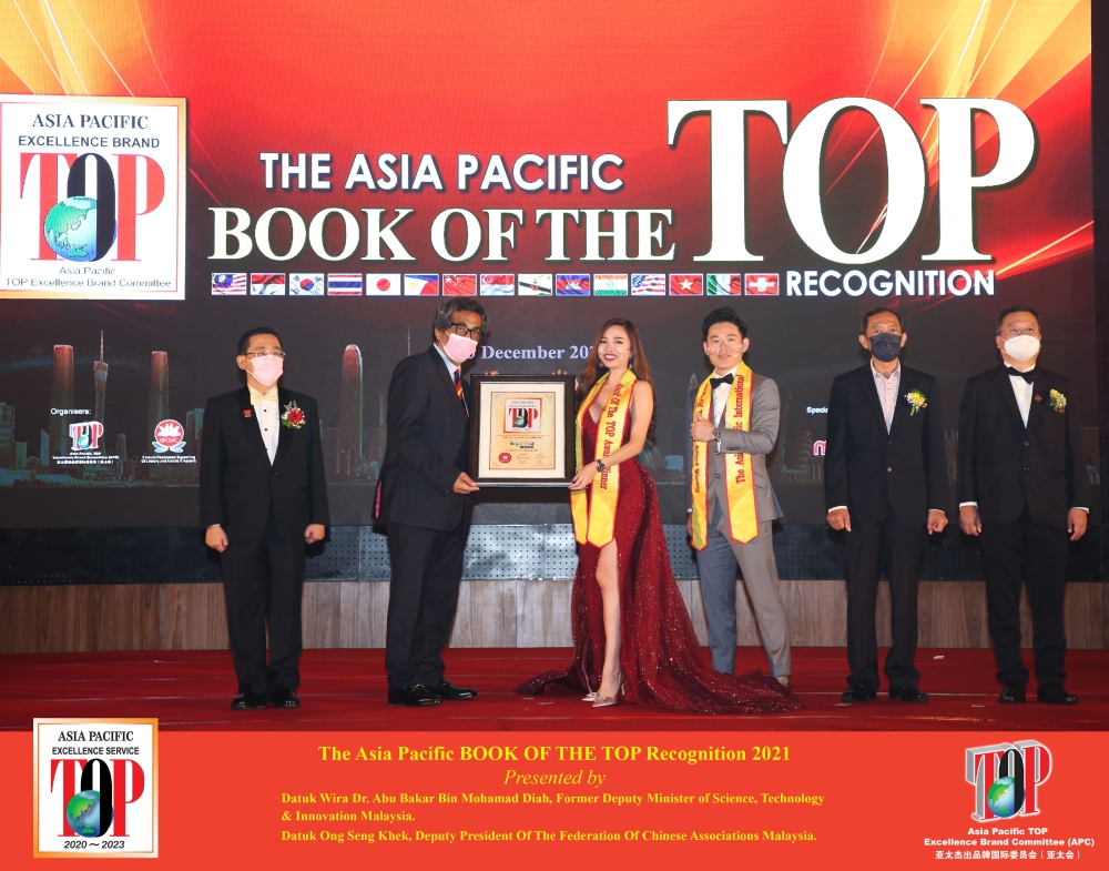 Byondwave Consulting received the Year 2020 Asia Pacific TOP Execellence Service Award. — Picture courtesy of Kelvin Soo