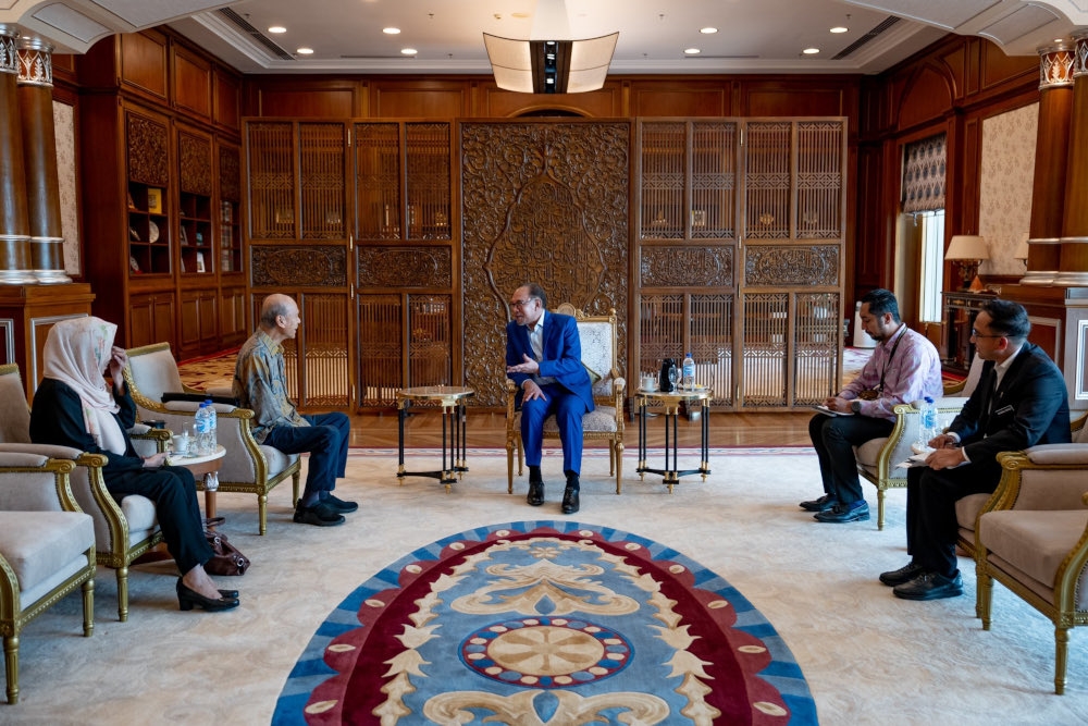 Prime Minister Datuk Seri Anwar Ibrahim with Alliance for A Safe Community chairman Tan Sri Lee Lam Thye during the latter’s visit in Putrajaya, August 6, 2024. — Picture from X/Anwar Ibrahim 