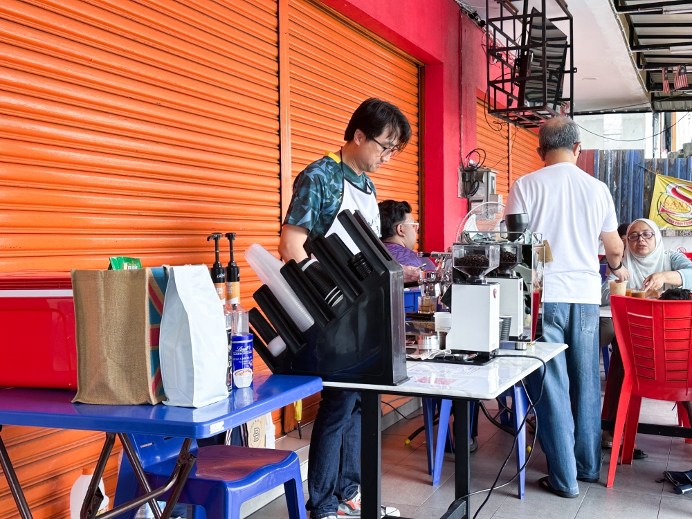 On weekends, you can also have freshly brewed coffee with your favourite Kelantanese dishes. — Picture by Lee Khang Yi 