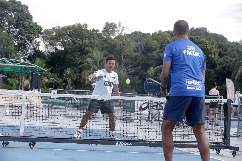 Players play pickleballl at the ESM Pickter Arena, Universiti Malaya August 4, 2024. — Picture by Sayuti Zainudin 