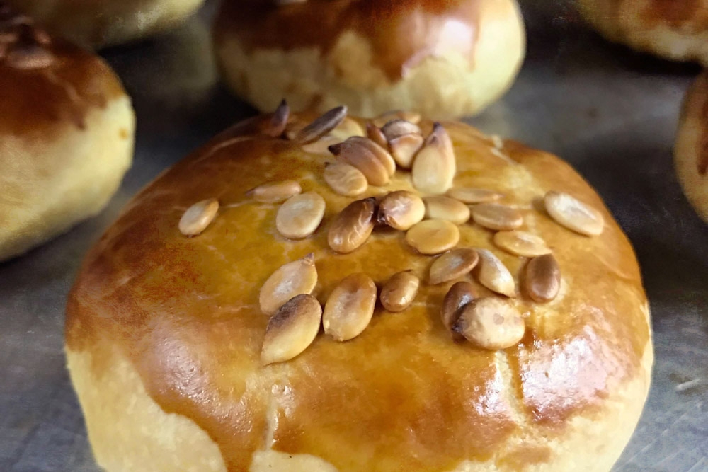 Teochew style Walnut Lotus Mooncake from Ching Han Guan. — Picture from www.chg.my