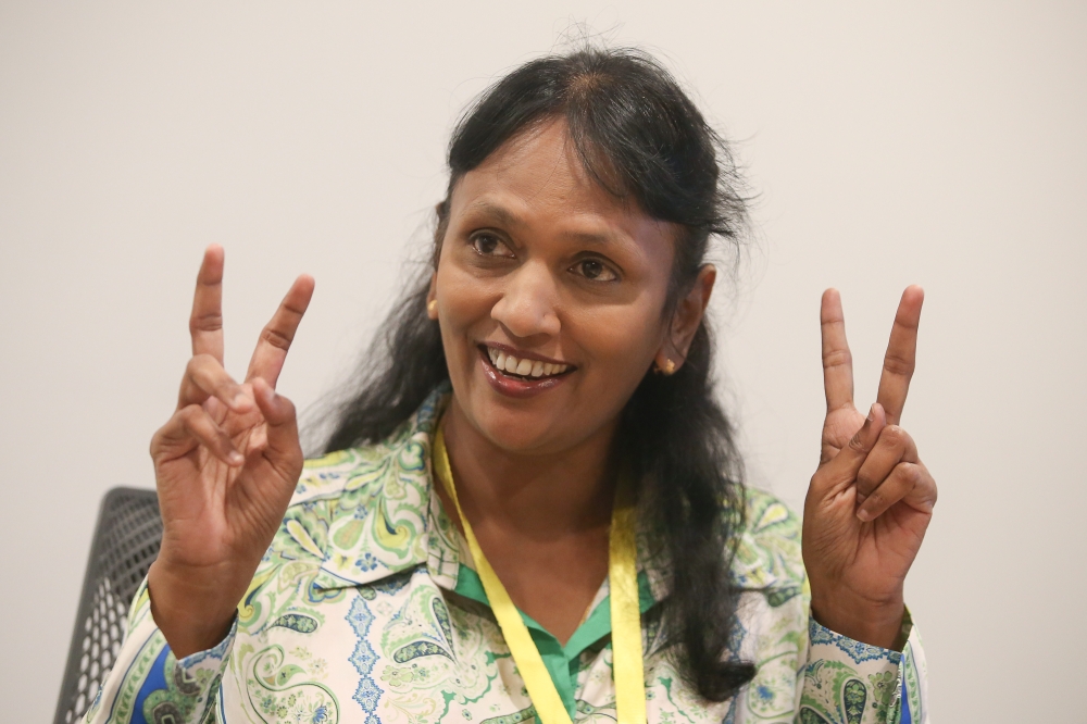 Psychotherapist Meg Richey speaks with Malay Mail during an interview at CelcomDigi Tower in Petaling Jaya, Selangor. — Picture by Yusof Mat Isa 