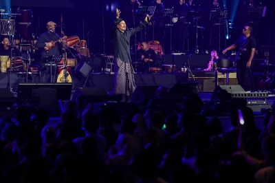 Iconic singer-songwriter M. Nasir features heartfelt birthday tribute in ‘Cipta’ concert for PM Anwar