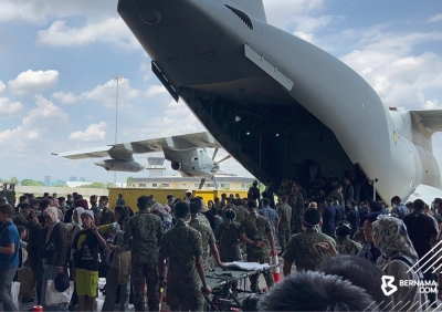 Mission accomplished: RMAF planes carrying 40 injured Palestinians and 80 of their relatives from Gaza touch down safely at Subang Air Base