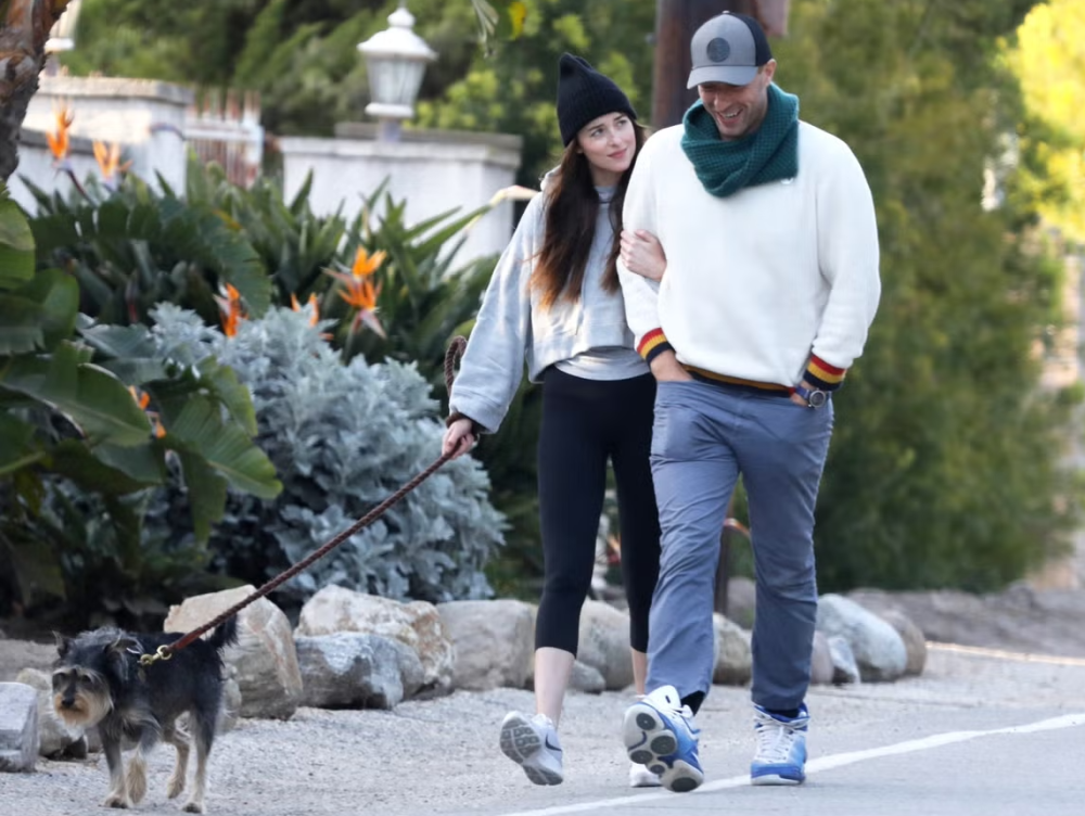 Attention! Actress Dakota Johnson and Coldplay's Chris Martin have NOT split up!