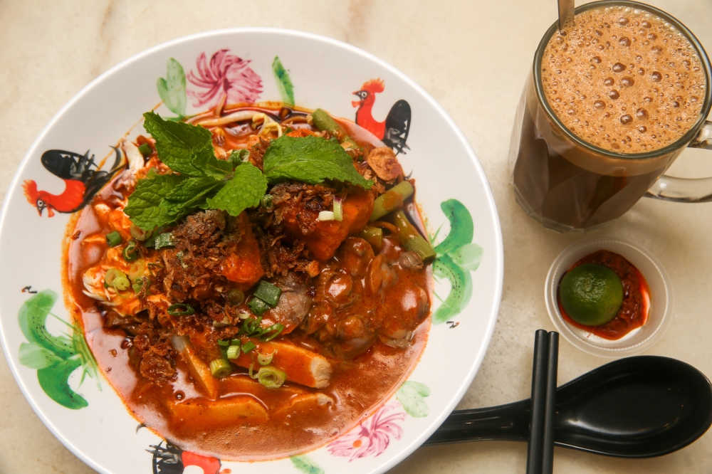 At the main branch of Wong Zhi Noodle House, you can also order dry curry mee — Picture by Choo Choy May