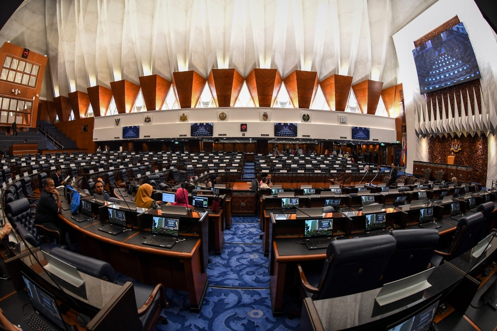 According to the author, many Malaysians find it jarring, even reprehensible, that parliamentarians get to keep their generous pension scheme at taxpayers’ expense while phasing out the civil service pension. — Bernama pic