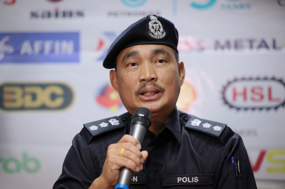 Miri police chief ACP Alexson Naga Chabu said investigations are ongoing under Section 506 of the Penal Code with causing injury and criminal intimidation. — Bernama pic