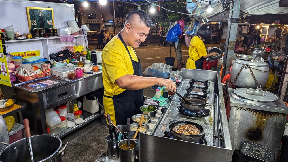 The claypot stall is run by a very friendly husband-and-wife duo. — Picture by Ethan Lau