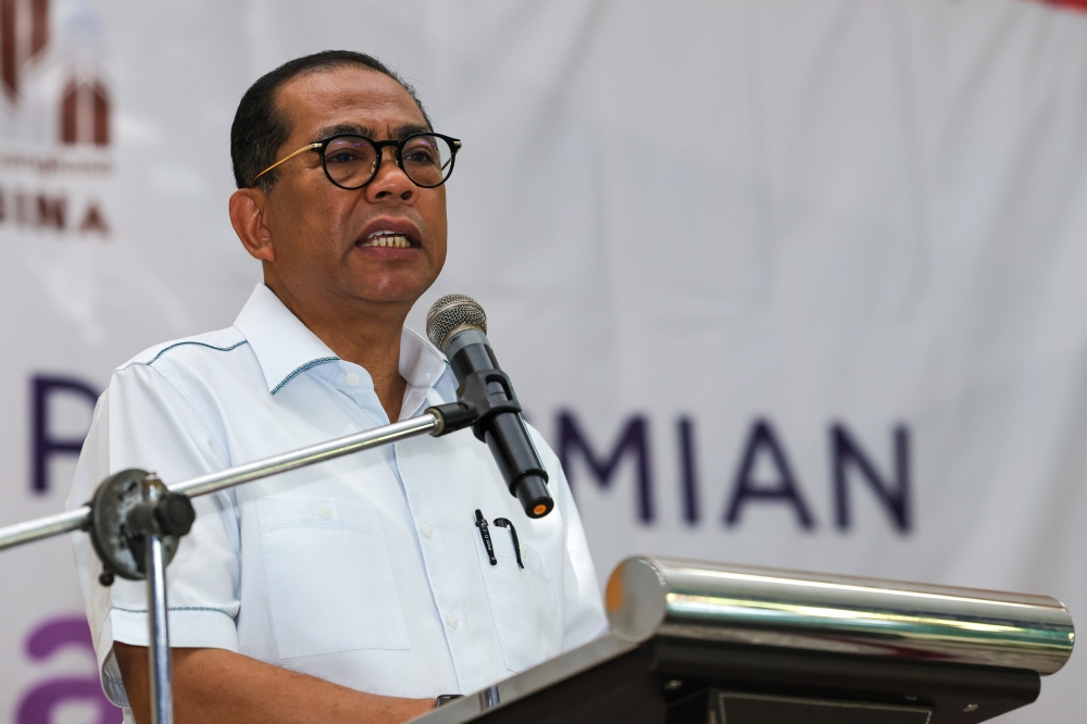 Defence Minister Datuk Seri Mohamed Khaled Nordin said the ministry Aerotree Defence and Services Sdn Bhd until October to deliver four UH-60A Black Hawk helicopters to the Malaysian Army. — Bernama pic