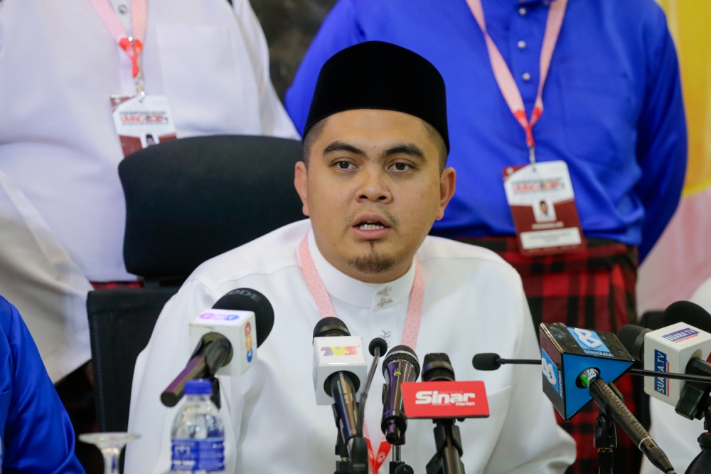 Umno Youth chief Dr Muhamad Akmal Saleh has criticised PAS deputy president Datuk Seri Tuan Ibrahim Tuan Man’s suggestion that Datuk Seri Ahmad Zahid Hamidi should go on leave. — Picture by Raymond Manuel