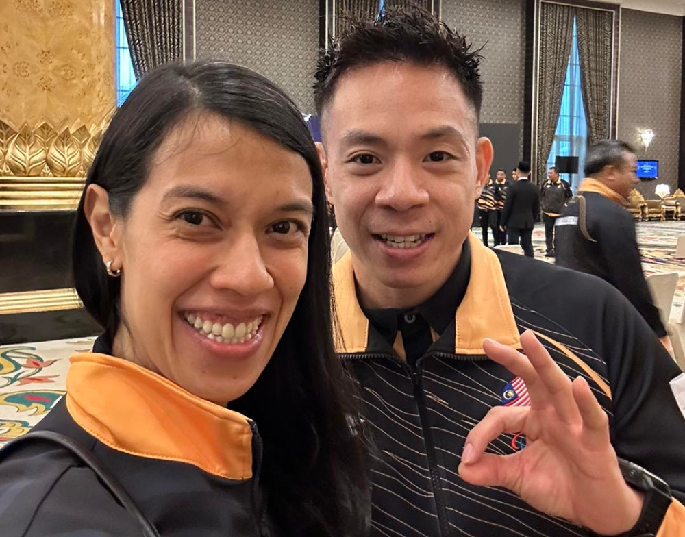 Nicol David lauded Cheah Liek Hou's hard work and dedication that led to the feat of defending his gold medal and delivering the country's first this Paralympics. — Picture from Facebook/Nicol David