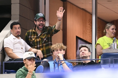 What would Ted Lasso do? Star-studded US Open top seed Swiatek effortlessly makes it to the fourth round, with actor Jason Sudeikis in the crowd