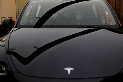 Tesla plans six-seat Model Y, production slated for 2025 in China, sources say