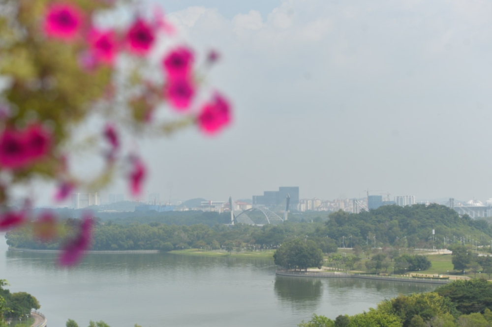 A general view of Putrajaya shrouded with haze October 3, 2023. Chief Secretary to the Government Datuk Seri Shamsul Azri Abu Bakar today announced several changes in placement and new appointments for top management posts in the civil service. — Picture by Miera Zulyana