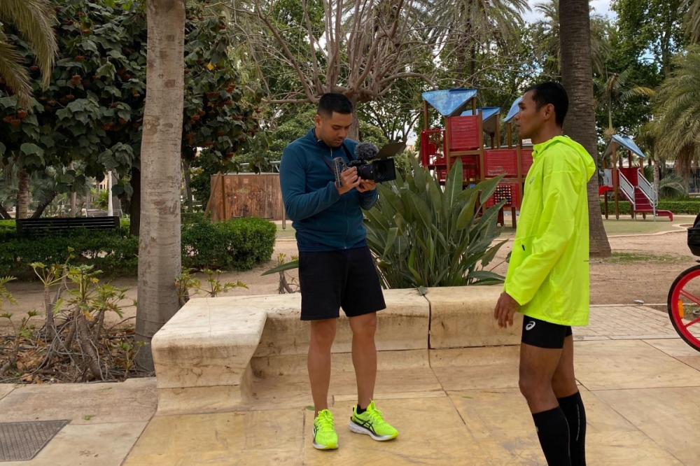 The debut trip to Malaga, Spain, for Japanese sportswear giant Asics that made Arena Malaysia Asia what it is today. Co-founder Afif filming Malaysian marathoner and Asics athlete Muhaizar Mohamad.