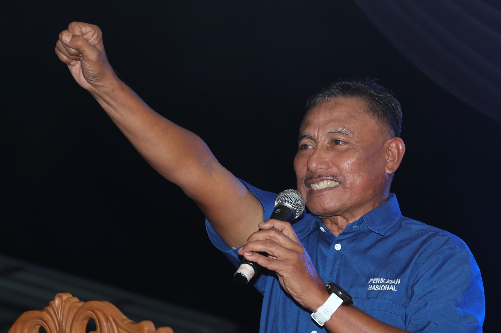 Former Johor footballer, Mohamad Haizan Jaafar, 61, was announced as Perikatan Nasional's (PN) candidate for the N.29 Mahkota state by-election during a candidate announcement event at PN's main operations room in Kampung Melayu last night. — Bernama pic